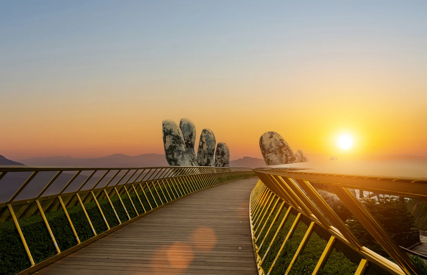 Golden Bridge Da Nang